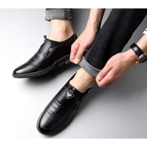 Fashion Men's Soft Sole Leather Shoes - Black