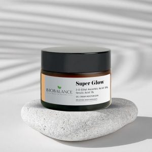 Biobalance super glow:Cream yareeyo dhibcaha madow,badiyo iftiinka leh VitaminC